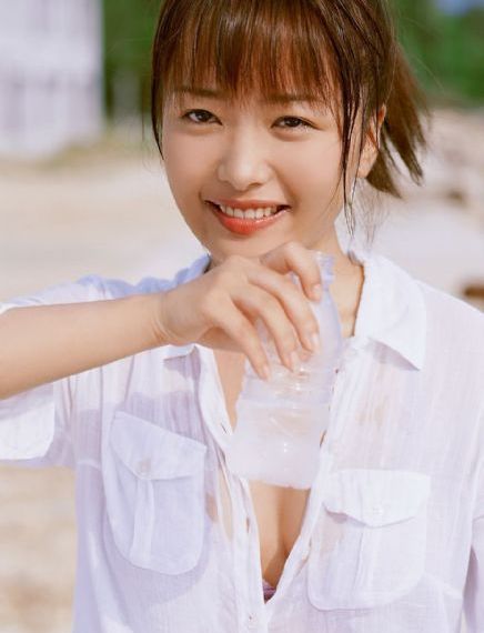 他扒开我的内衣吸奶头_HD超清免费观看