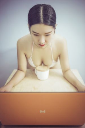 健身教练给女学员按摩正常吗_BD国语在线视频播放