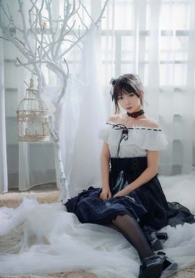 jk制服白丝过膝袜自慰_HDBD在线观看