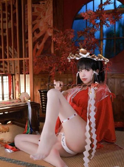 美女夹震蛋器逛商场视频_4K日本电影免费